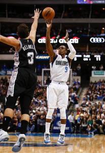 956Spurs Mavericks Basketball